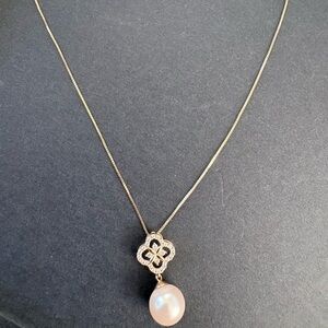 10kt gold Pearl necklace set! Perfect gift